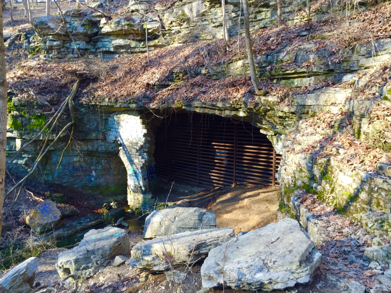 Cliff Cave County Park – Missouri